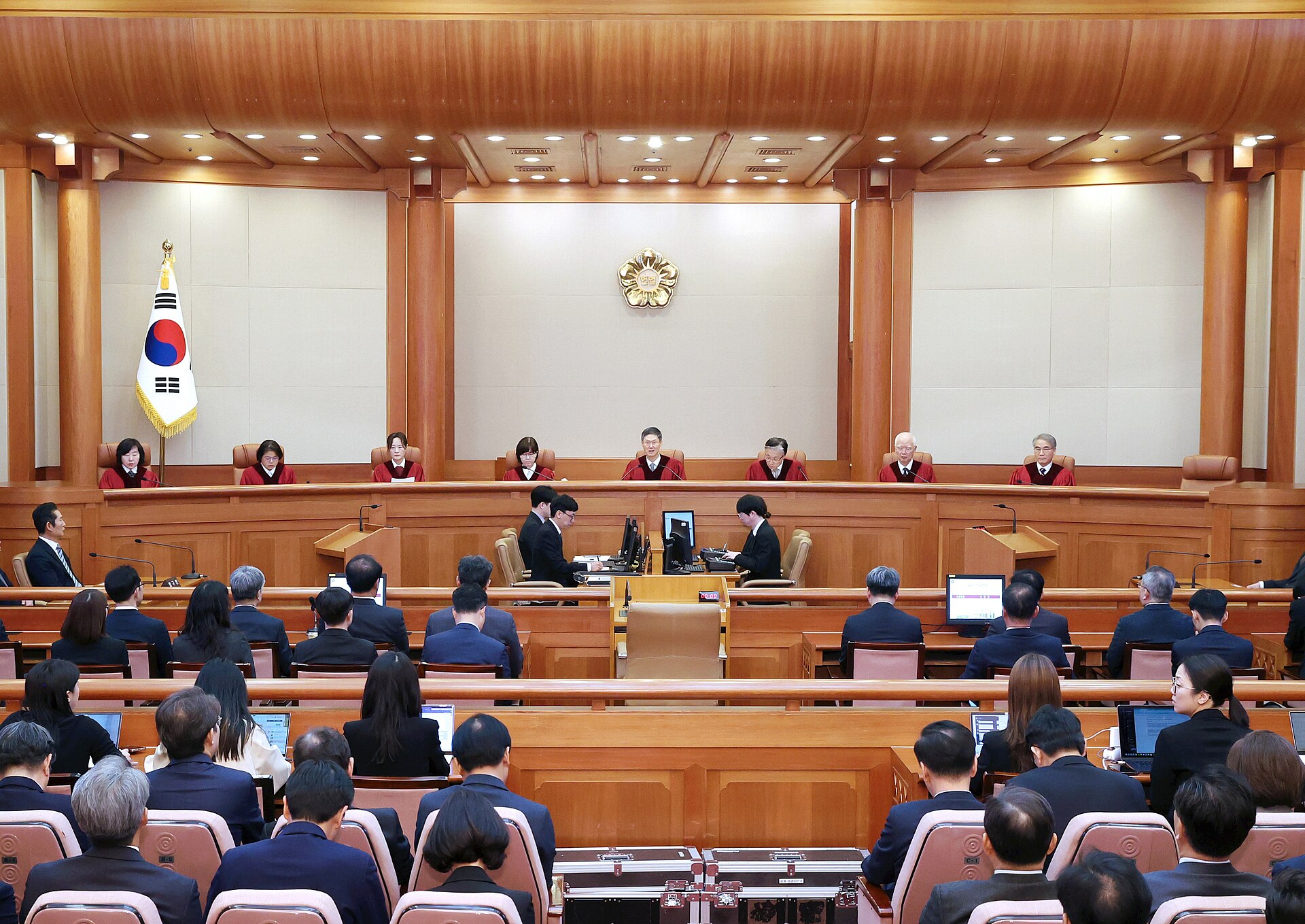 courtroom empty benches justice