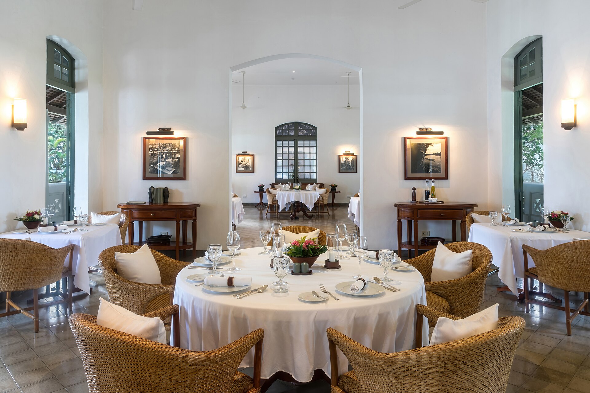 restaurant dining room interior